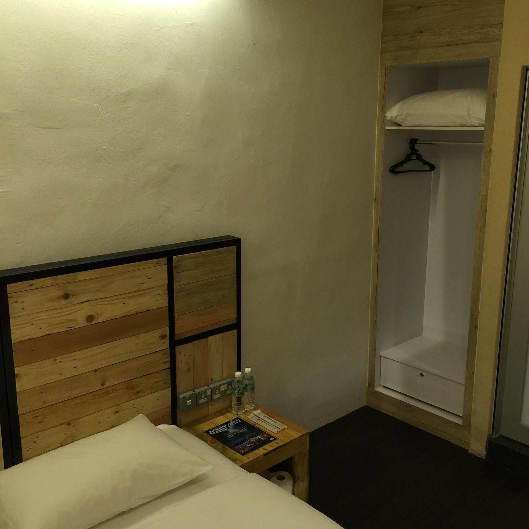 The Oikos Hotel Pontian Kecil Exterior photo